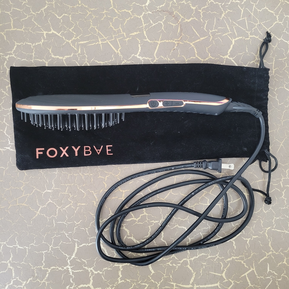 FoxyBae Hair Straightening Brush with Case